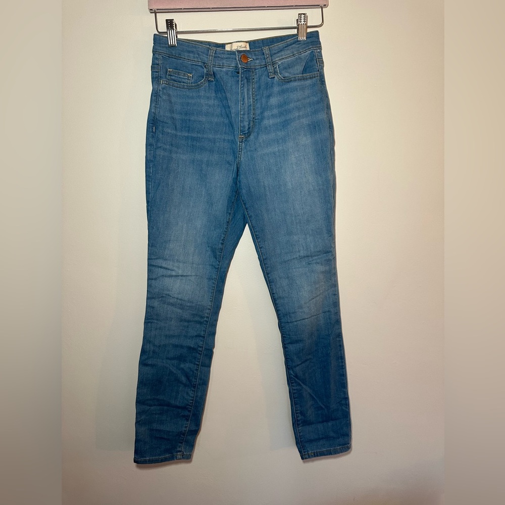 Universal Thread Women’s High Rise Skinny Jeans Size 4/27R – Light Wash EUC